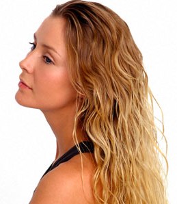 It Is Easy To Get Curly Hair Through Perming!