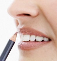 Lip Pencil: Helps You In Redefining The Natural Shape Of Your Lips!