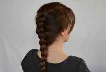 French Braid In Easy 7 Steps